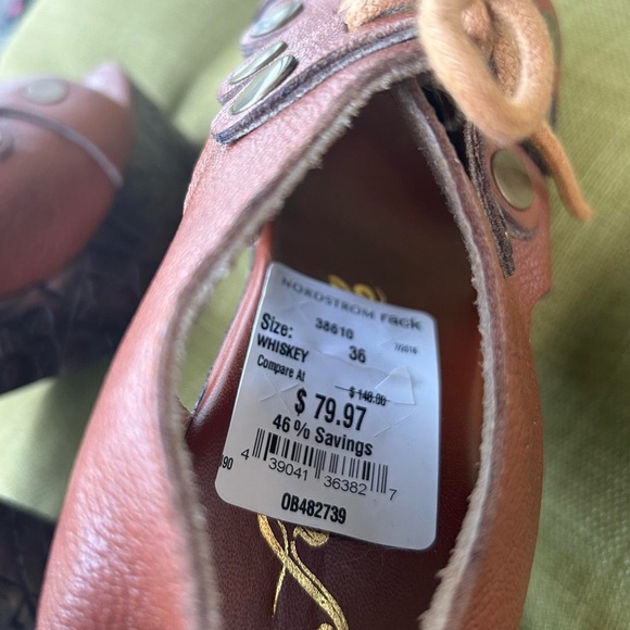 FREE PEOPLE Farrah Platform Clog Sandals Whisky Leather Carved Wood Heel Sz 5.5 - Picture 7 of 8